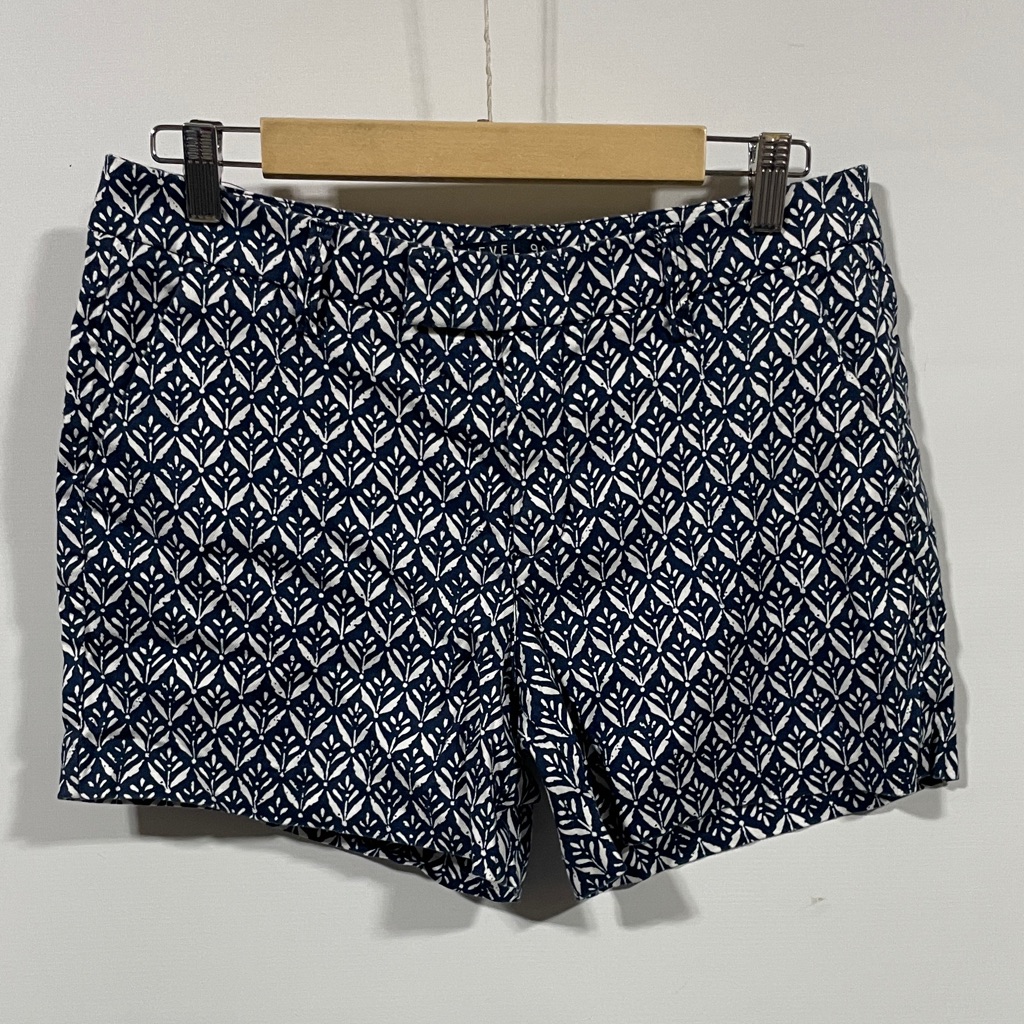 Level 99 Linen Blend Women's Navy And White Patterned Shorts